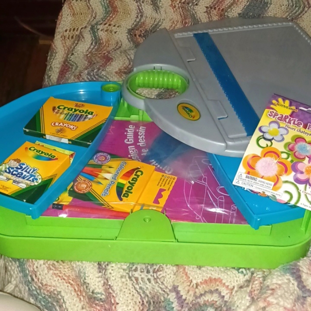 Crayola carrying case with Art Supplies